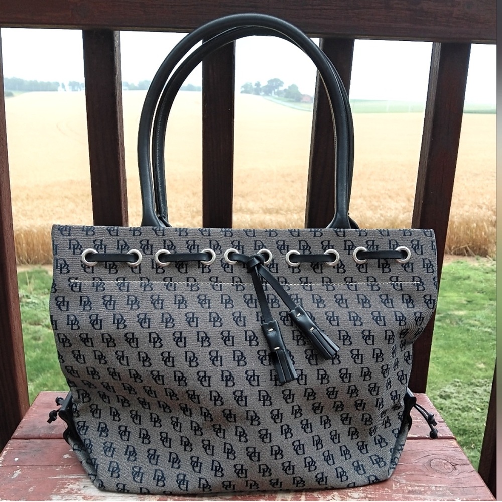 Dooney & Bourke Handbag